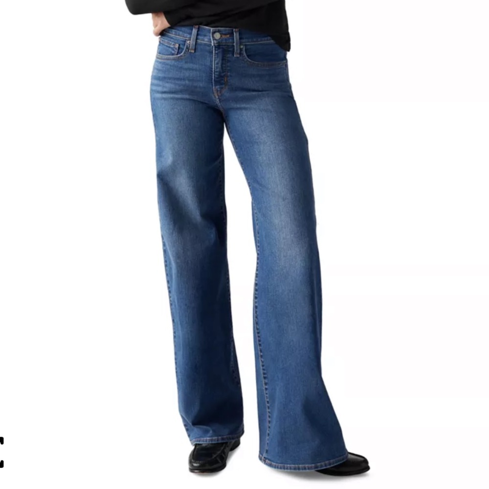Levi’s 318 Shaping Stellar-Stretch Wide Leg Jeans